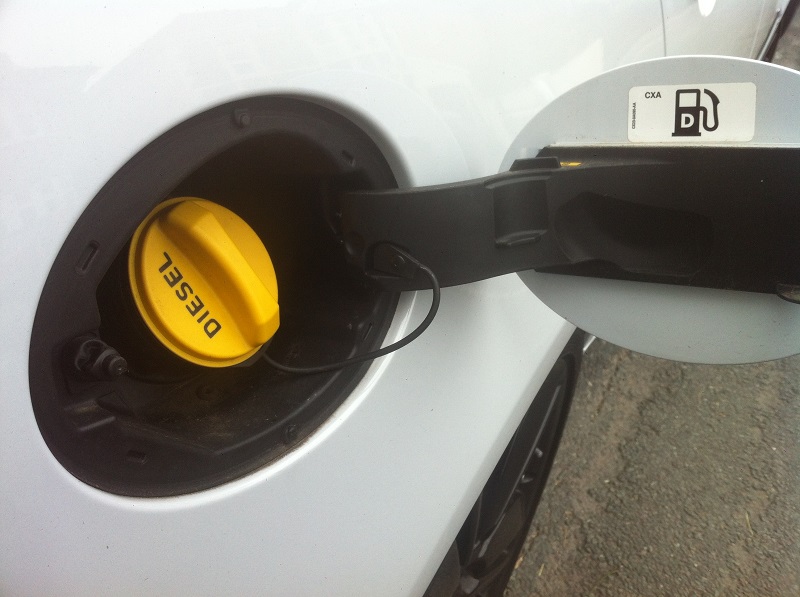 Fuel Shortages in France Threaten Half Term Holidays and Euro 2016