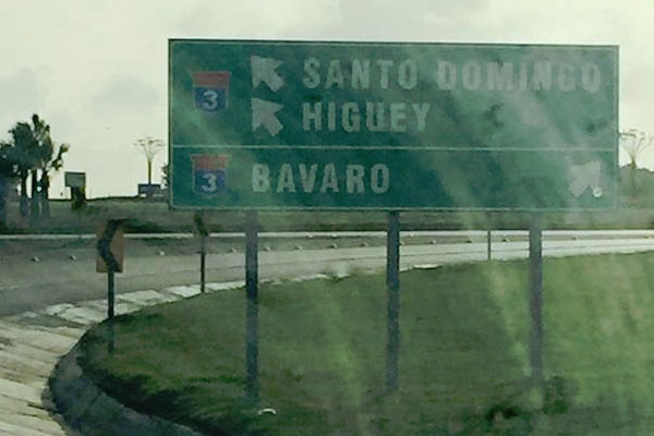 Dominican-Republic-Motorway-Sign