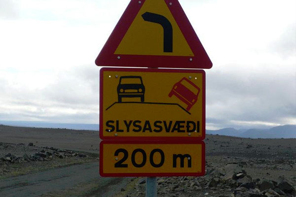 Faroe-Islands-Road-Sign