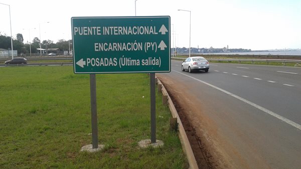 Paraguay-Road-Sign