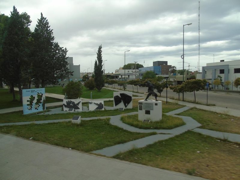 Car Hire Trelew Airport, BIG Savings Today Only Rhino