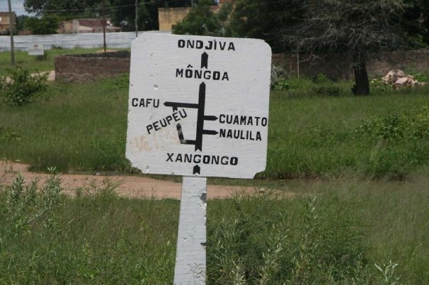 Angola-Road-Sign-Cafu