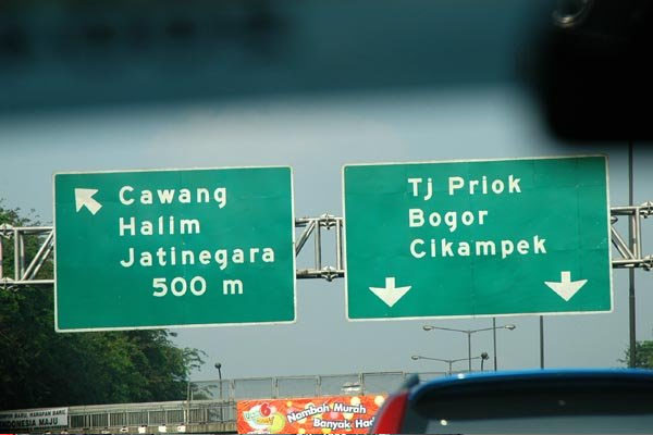 Indonesia-Motorway-Sign