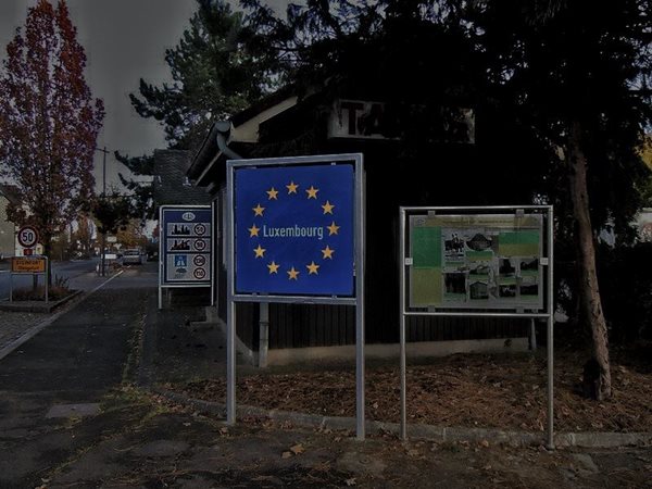 Luxembourg-road-sign