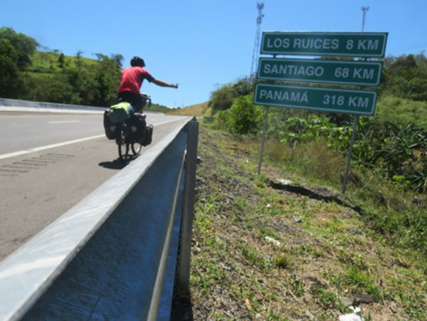 Panama-Santiago-Road-Sign