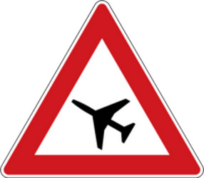 تحذير للطائرات والطائرات والنفاثات منخفضة الارتفاع - لافتة طريق