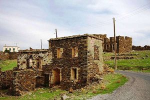 Sazak Ruined Building