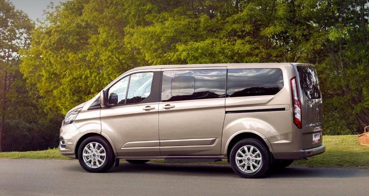 9 seater minibus rental